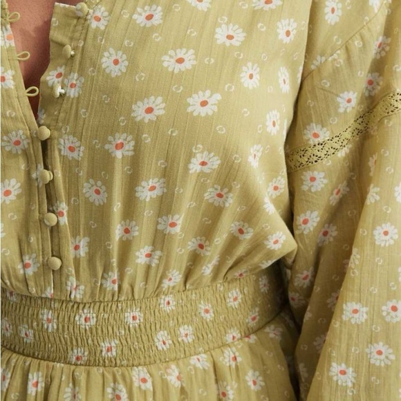 $75 Aerie Size Medium Green Floral Boho Lightweight Rock 'n' Ruffle Mini Dress - Picture 3 of 5